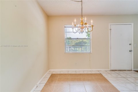 Copropriété à vendre à Pembroke Pines, Floride: 2 chambres, 88.54 m2 № 1171949 - photo 11