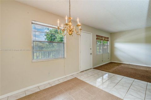 Copropriété à vendre à Pembroke Pines, Floride: 2 chambres, 88.54 m2 № 1171949 - photo 12