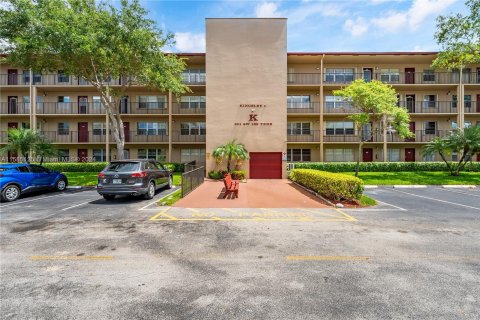 Copropriété à vendre à Pembroke Pines, Floride: 2 chambres, 88.54 m2 № 1171949 - photo 3