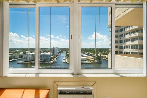 Condo in Fort Lauderdale, Florida, 2 bedrooms  № 1172313 - photo 19