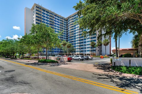 Condo in Fort Lauderdale, Florida, 2 bedrooms  № 1172313 - photo 27