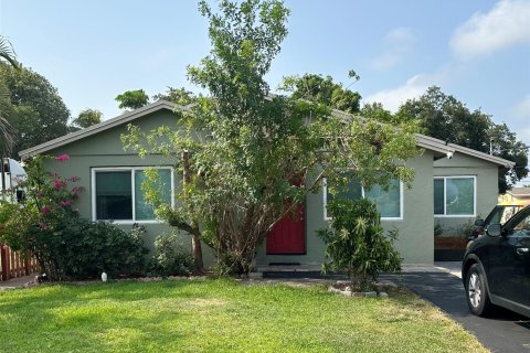 House in West Park, Florida 3 bedrooms, 108.79 sq.m. № 1175474 - photo 9