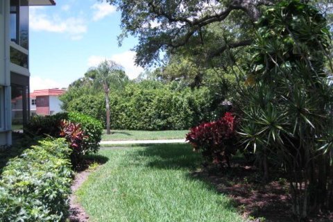 Condo in Stuart, Florida, 1 bedroom  № 1187718 - photo 11