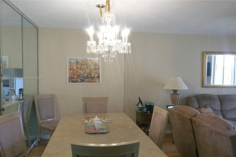 Copropriété à vendre à Dania Beach, Floride: 2 chambres, 106.28 m2 № 122005 - photo 3
