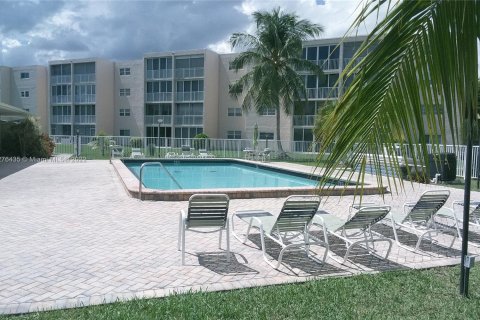 Copropriété à vendre à Dania Beach, Floride: 2 chambres, 106.28 m2 № 122005 - photo 16