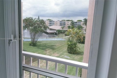 Copropriété à vendre à Dania Beach, Floride: 2 chambres, 106.28 m2 № 122005 - photo 15
