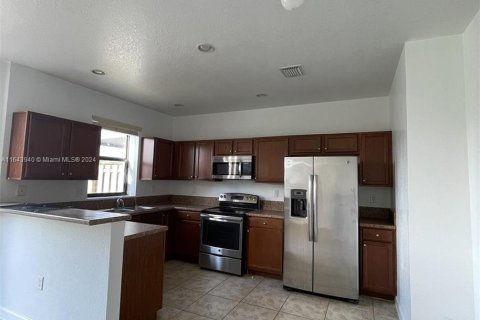 Townhouse in Homestead, Florida 3 bedrooms, 147.44 sq.m. № 1328842 - photo 3