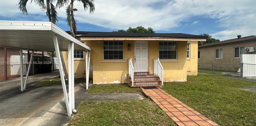 House in Hialeah, Florida 5 bedrooms, 168.8 sq.m. № 1403140