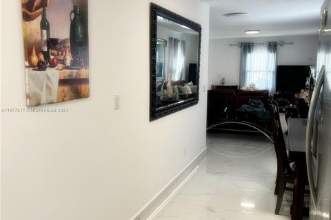 Casa en venta en Miami, Florida, 3 dormitorios, 95.5 m2 № 1403096 - foto 15