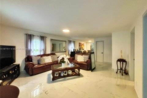 Casa en venta en Miami, Florida, 3 dormitorios, 95.5 m2 № 1403096 - foto 7