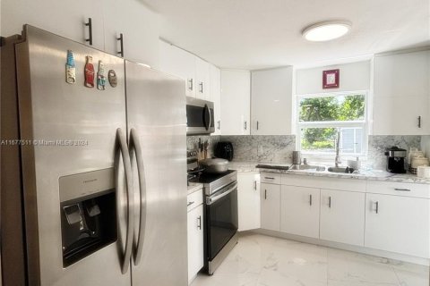 Casa en venta en Miami, Florida, 3 dormitorios, 95.5 m2 № 1403096 - foto 17