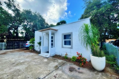 Casa en venta en Miami, Florida, 3 dormitorios, 95.5 m2 № 1403096 - foto 2