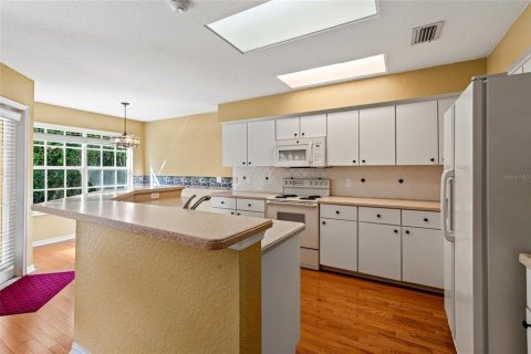 Townhouse in Lutz, Florida 3 bedrooms, 181.9 sq.m. № 1113171 - photo 13