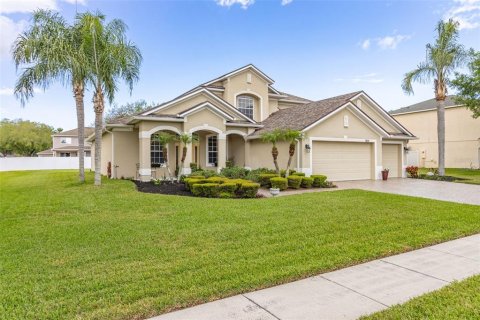 House in Kissimmee, Florida 4 bedrooms, 313.73 sq.m. № 1335852 - photo 6