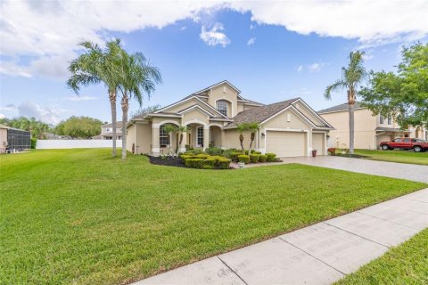 House in Kissimmee, Florida 4 bedrooms, 313.73 sq.m. № 1335852 - photo 8