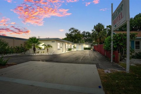 Hotel en venta en Clearwater, Florida, 418.43 m2 № 1283301 - foto 1