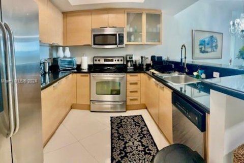 Condo in Hollywood, Florida, 2 bedrooms  № 1351845 - photo 17