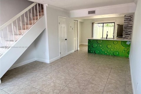 Townhouse in Miami, Florida 2 bedrooms, 76.92 sq.m. № 1351881 - photo 5