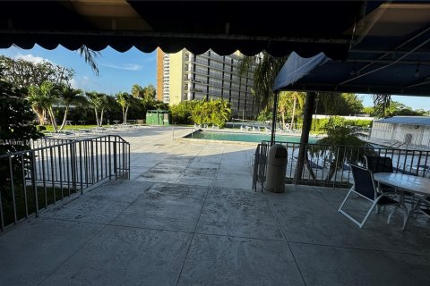 Condo in Miami, Florida  № 1351928 - photo 17