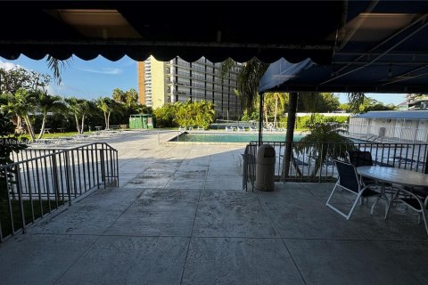 Condominio en alquiler en Miami, Florida, 53.88 m2 № 1351928 - foto 8