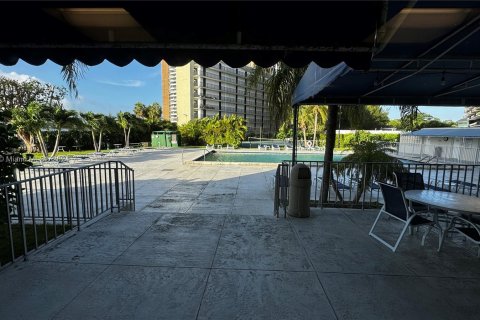 Condominio en alquiler en Miami, Florida, 53.88 m2 № 1351928 - foto 27