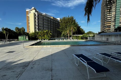 Condo in Miami, Florida  № 1351928 - photo 24