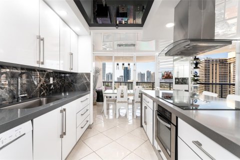 Condo in Aventura, Florida, 2 bedrooms  № 1181665 - photo 4