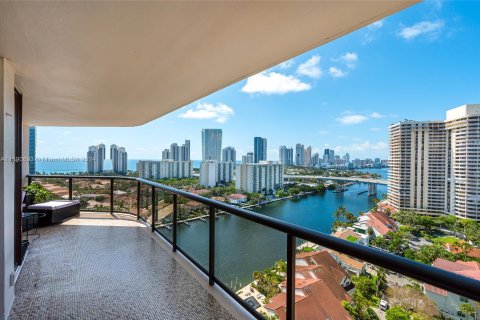 Condominio en venta en Aventura, Florida, 2 dormitorios, 141.4 m2 № 1181665 - foto 1