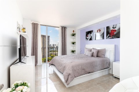 Condo in Aventura, Florida, 2 bedrooms  № 1181665 - photo 19