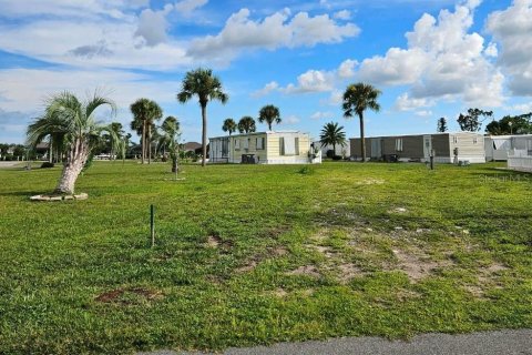 Terreno en venta en Port Charlotte, Florida № 1297578 - foto 2