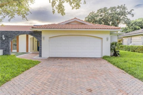 Casa en venta en Saint Petersburg, Florida, 4 dormitorios, 204.29 m2 № 1386988 - foto 3