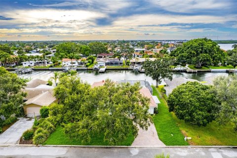 Casa en venta en Saint Petersburg, Florida, 4 dormitorios, 204.29 m2 № 1386988 - foto 21