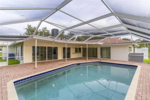 Casa en venta en Saint Petersburg, Florida, 4 dormitorios, 204.29 m2 № 1386988 - foto 8