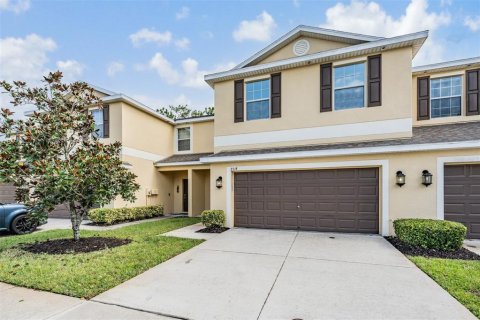 Townhouse in Tampa, Florida 4 bedrooms, 224.73 sq.m. № 1386842 - photo 1