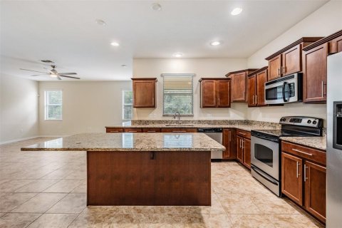 Townhouse in Tampa, Florida 4 bedrooms, 224.73 sq.m. № 1386842 - photo 25