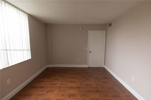 Condo in Davie, Florida, 2 bedrooms  № 1231805 - photo 16