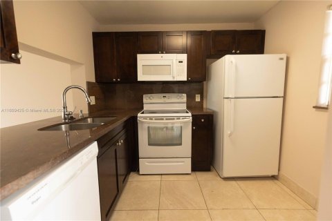 Condo in Davie, Florida, 2 bedrooms  № 1231805 - photo 6