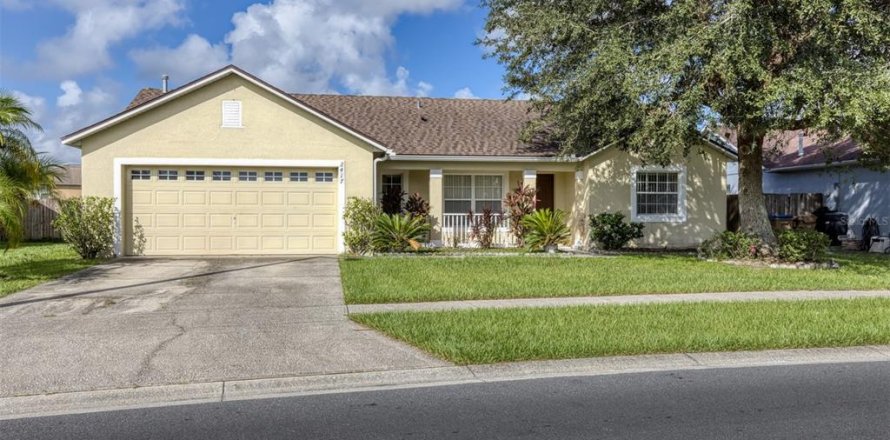 House in Kissimmee, Florida 4 bedrooms, 165.92 sq.m. № 1342383