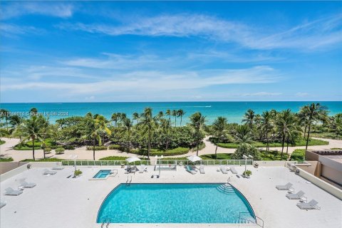 Condominio en venta en Bal Harbour, Florida, 2 dormitorios, 124.67 m2 № 1315511 - foto 28