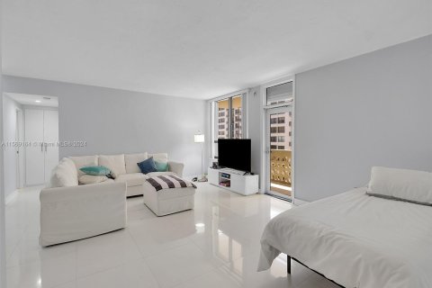 Condominio en venta en Bal Harbour, Florida, 2 dormitorios, 124.67 m2 № 1315511 - foto 9