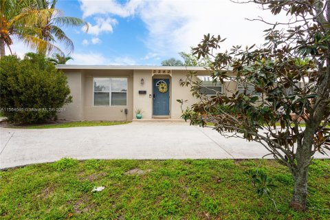 House in Palm Beach Gardens, Florida 4 bedrooms, 141.77 sq.m. № 1315510 - photo 3