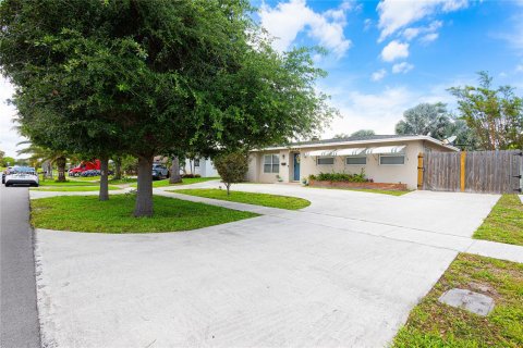 Villa ou maison à vendre à Palm Beach Gardens, Floride: 4 chambres, 141.77 m2 № 1315510 - photo 1