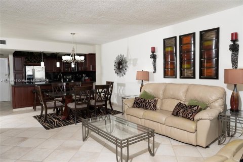 Copropriété à vendre à Hollywood, Floride: 2 chambres, 115.94 m2 № 1224425 - photo 25