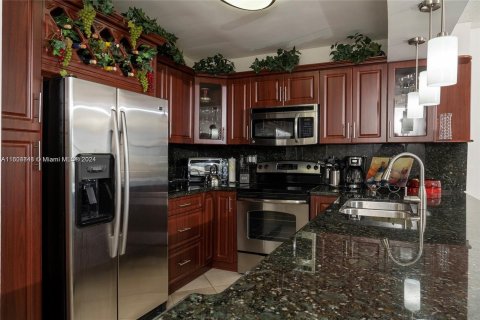 Condo in Hollywood, Florida, 2 bedrooms  № 1224425 - photo 19