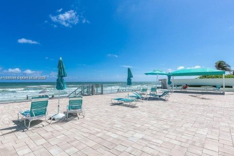 Copropriété à vendre à Hollywood, Floride: 2 chambres, 115.94 m2 № 1224425 - photo 30