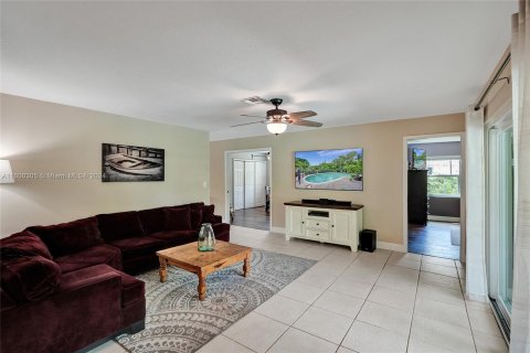 Купить виллу или дом в Корал-Спрингс, Флорида 3 спальни, 162.95м2, № 1235256 - фото 10