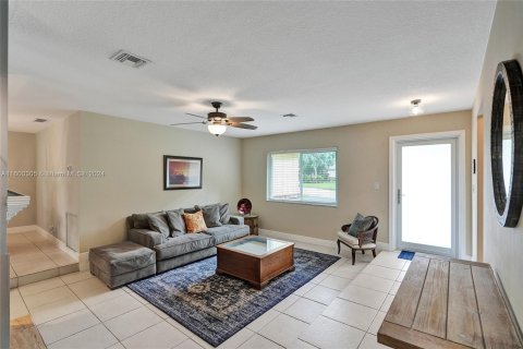 Casa en venta en Coral Springs, Florida, 3 dormitorios, 162.95 m2 № 1235256 - foto 3