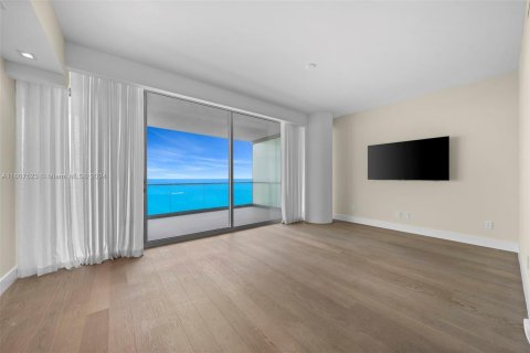 Condominio en venta en Bal Harbour, Florida, 3 dormitorios, 321.81 m2 № 1228911 - foto 8