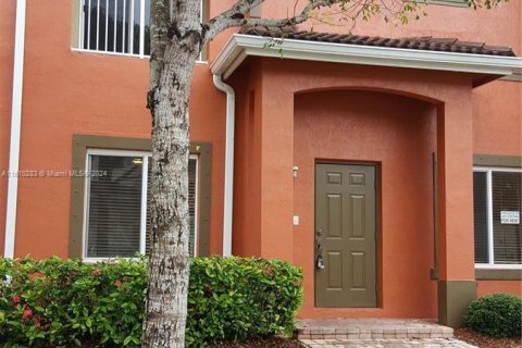 Townhouse in Homestead, Florida 3 bedrooms, 132.94 sq.m. № 1235218 - photo 1