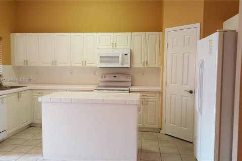 Townhouse in Homestead, Florida 3 bedrooms, 132.94 sq.m. № 1235218 - photo 5